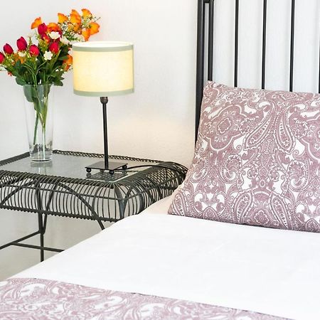 Hostal Trafalgar Barbate Bagian luar foto