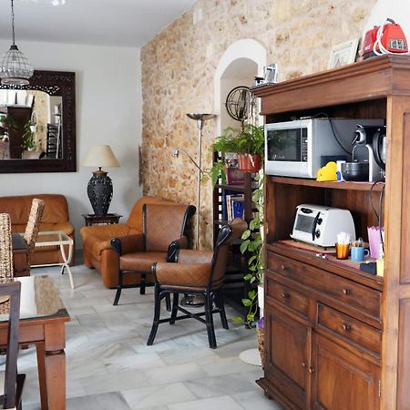 Hostal Trafalgar Barbate Bagian luar foto