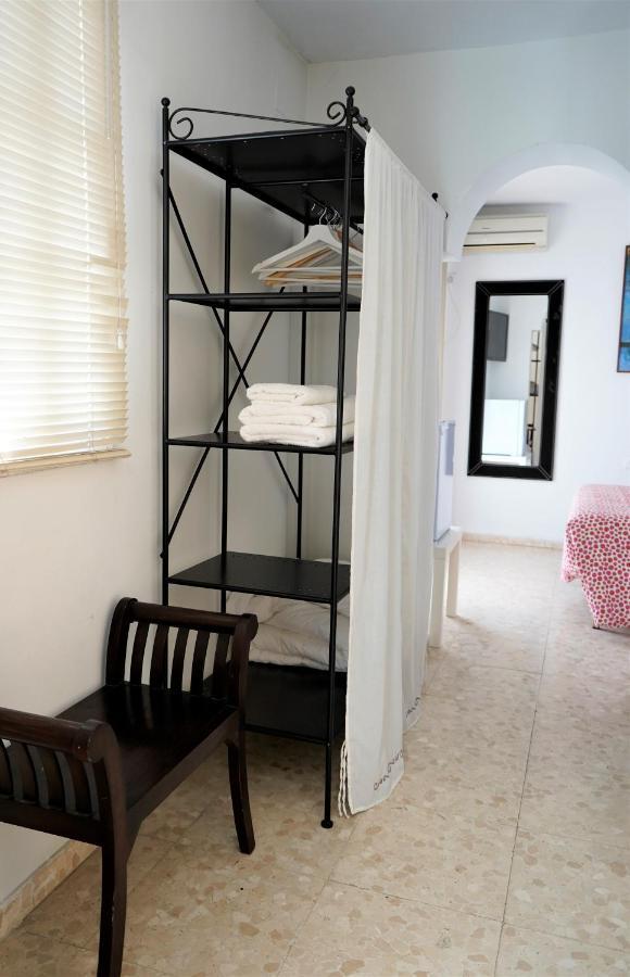 Hostal Trafalgar Barbate Bagian luar foto