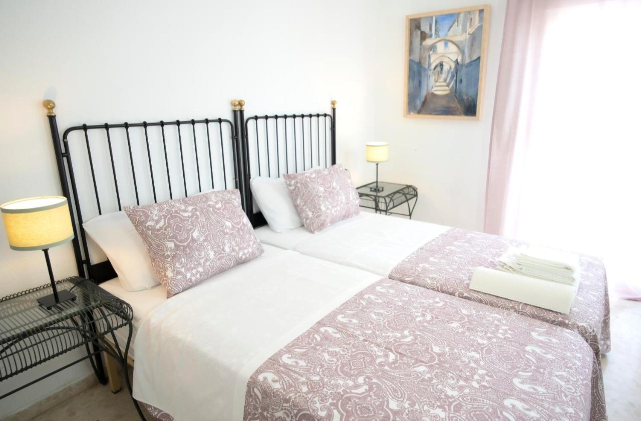 Hostal Trafalgar Barbate Bagian luar foto
