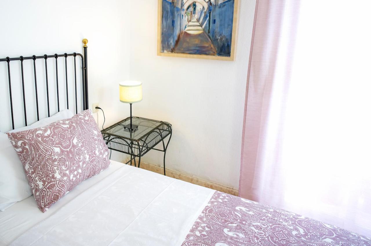 Hostal Trafalgar Barbate Bagian luar foto