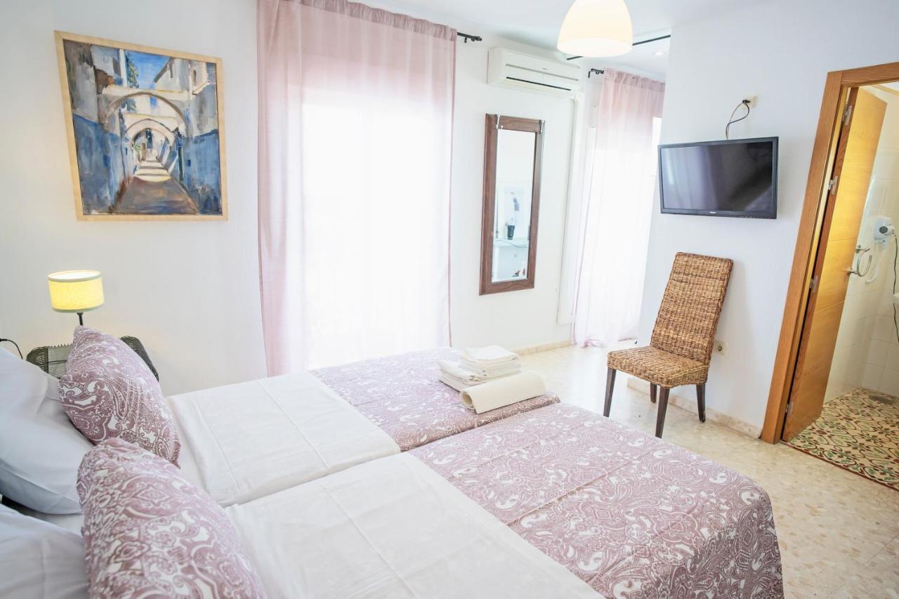 Hostal Trafalgar Barbate Bagian luar foto