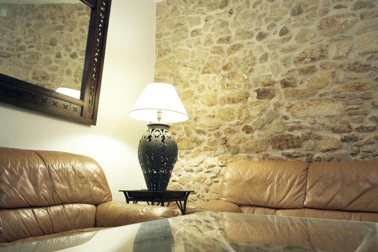 Hostal Trafalgar Barbate Bagian luar foto
